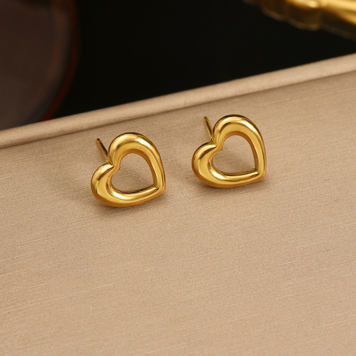 Lxalry 18K Gold-Plated Heart Earrings - Stainless Steel Hypoallergenic Jewelry for Women, Skin-Safe Everyday & Gift Luxury for Wife/Mom/Girlfriend, Valentine’s Day Charm with Tarnish-Free Glow