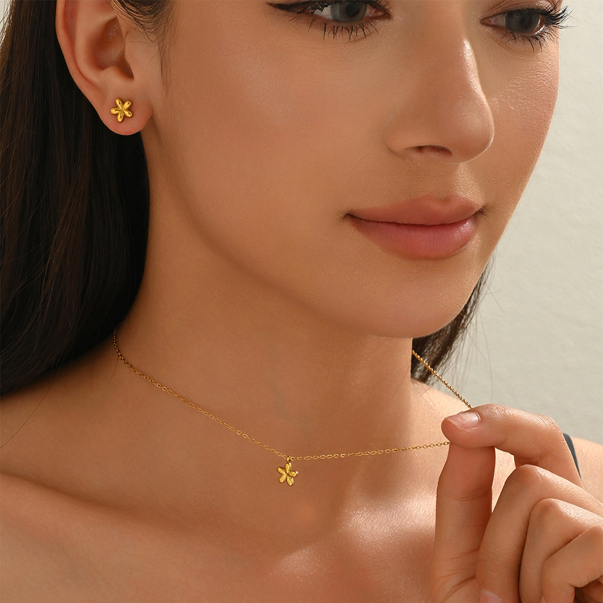 Lxalry 18K Gold Plated 5-Petal Floral Mirror Jewelry Set, Hypoallergenic Skin-Safe Necklace & Stud Earrings for Daily/Date Night, Never-Fade Adjustable Luxury Gift