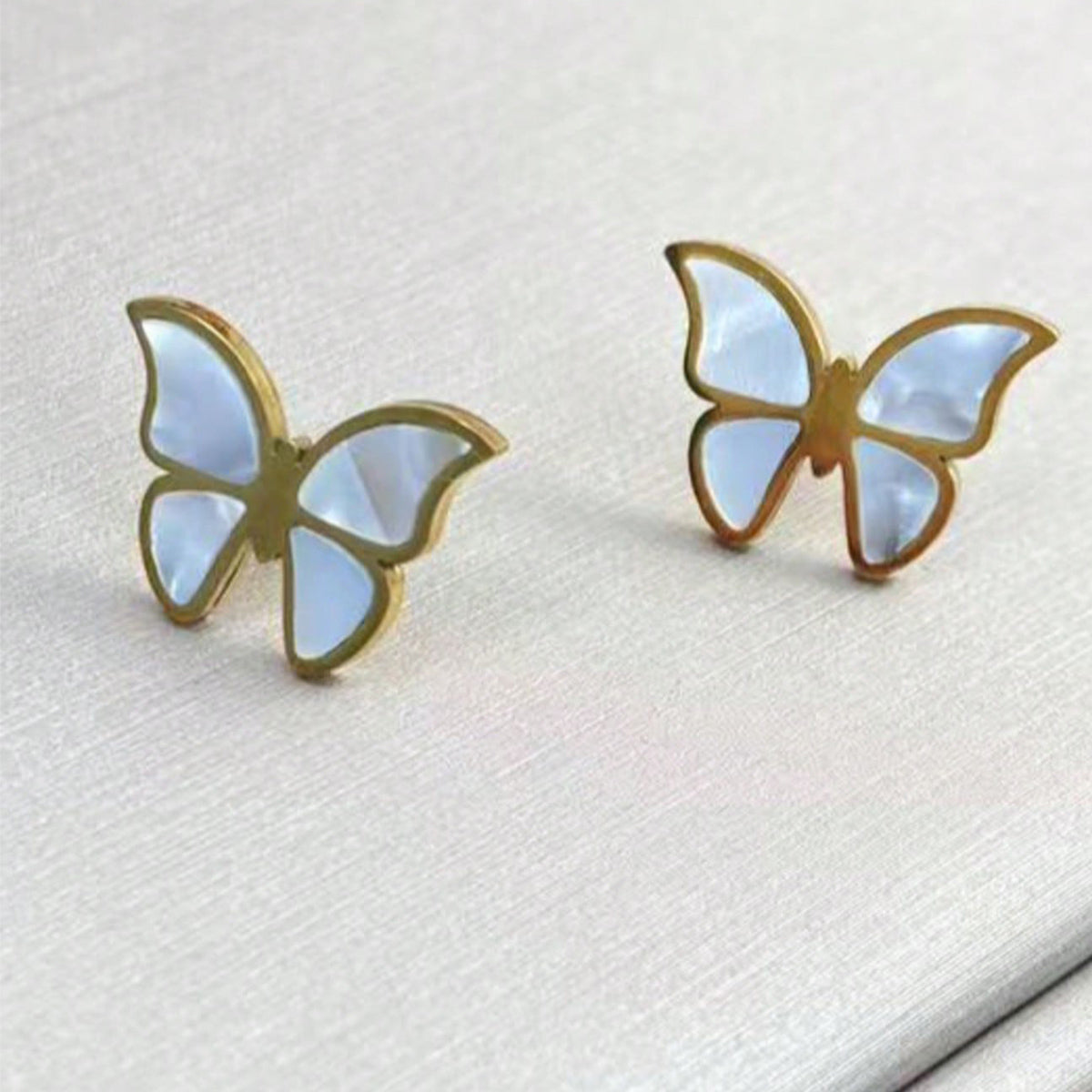 Lxalry 18K Gold Plated Butterfly Jewelry Set with Mirror Polish, Hypoallergenic Skin-Safe 4PCS Necklace Earrings Bracelet Ring for Women, Never-Fade Luxury Gift for Her