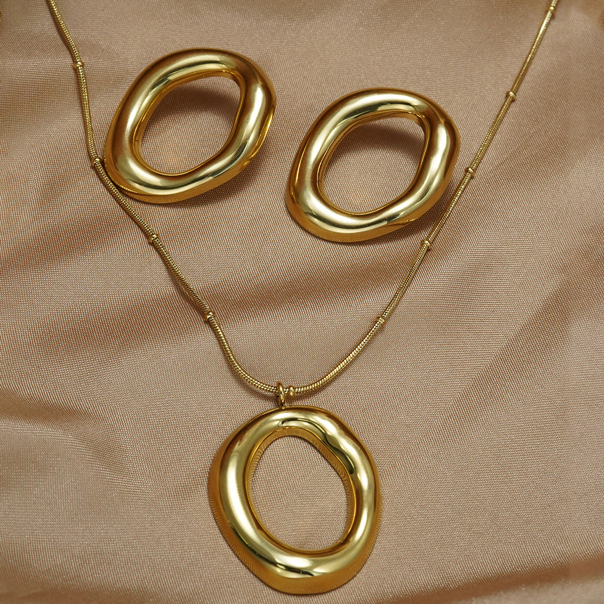Lxalry 18K Gold Plated Mirror Polish Jewelry Set, Hypoallergenic Skin-Safe Necklace & Earrings for Daily/Evening, Never-Fade Adjustable Organic Round Design with Precision-Cast Symmetry
