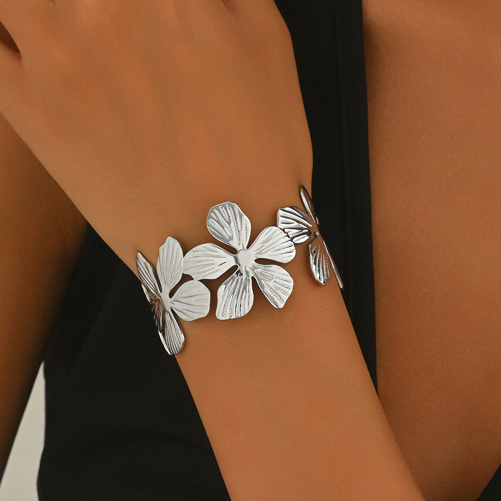 Lxalry 18K Gold Plated Stainless Steel Floral Carved Mirror Bracelet, Hypoallergenic Skin-Safe Jewelry with Artisan Texture, Never-Fade Handmade Luxury Gift for Women’s Daily & Evening Wear